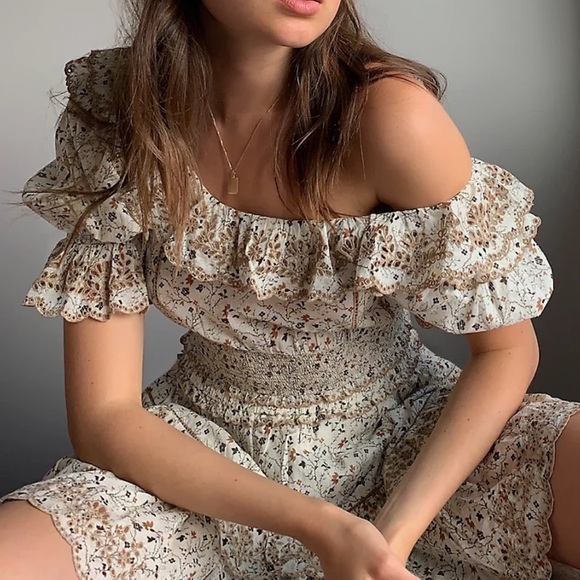 Aritzia Sunday Best Blouse in Vintage XS 💖 Host Pick 💖 - Picture 3 of 10